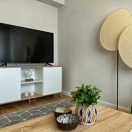 Amplio, Comodo Y Estiloso * ויגו